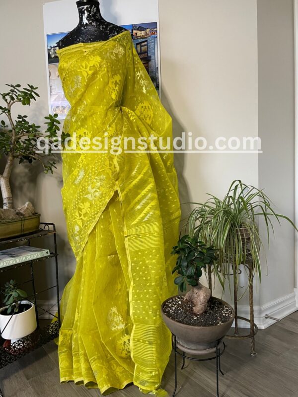 bengali look in yellow saree